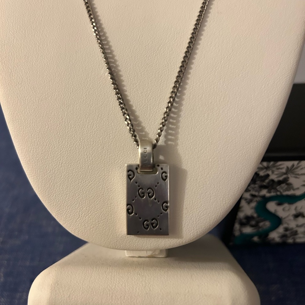 EUC GUCCI Ghost SILVER Necklace - Picture 9 of 9